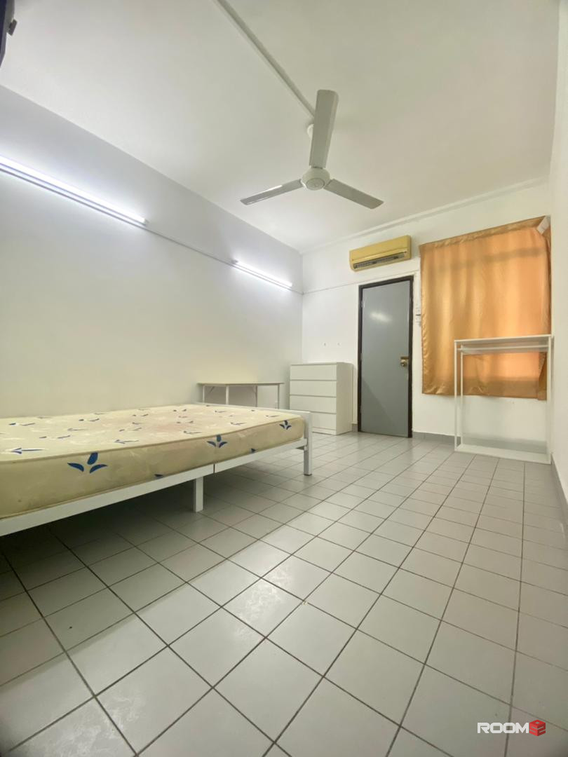 ❗❗❗STOP LOOKING  🤪🤪🤪SUPER LOW DEPOSIT MIDDLE ROOM AT BANDAR UTAMA 1 to 12