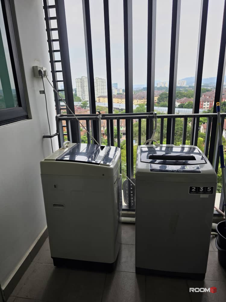 MASTER ROOM FOR FEMALE IN I-CITY