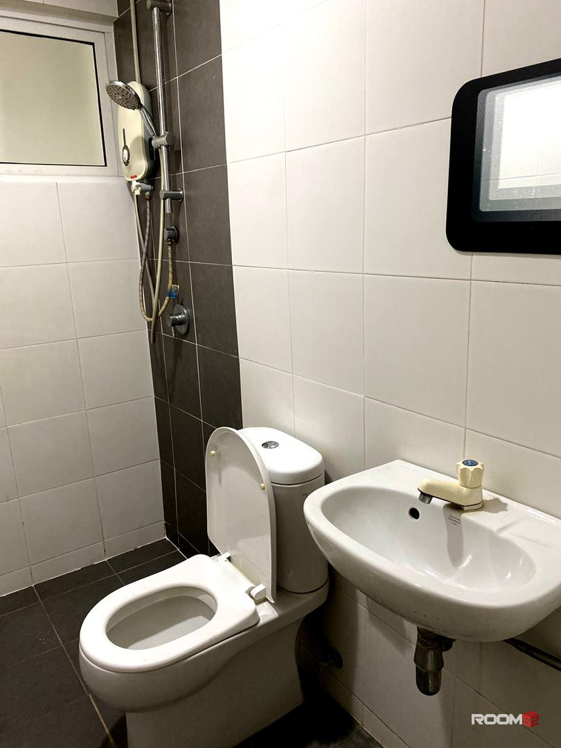 PACIFIC PLACE MEDIUM ROOM/FULLY FURNISHED/LRT STATION