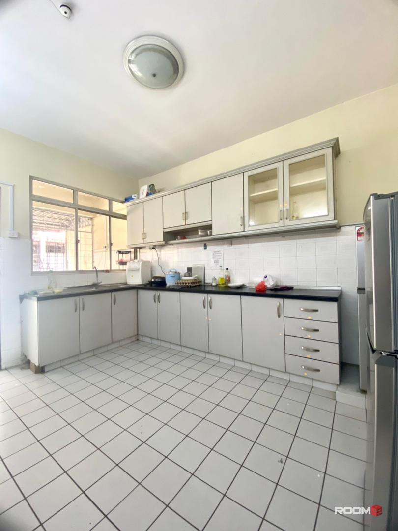 ❗❗❗STOP LOOKING  🤪🤪🤪SUPER LOW DEPOSIT MIDDLE ROOM AT BANDAR UTAMA 1 to 12