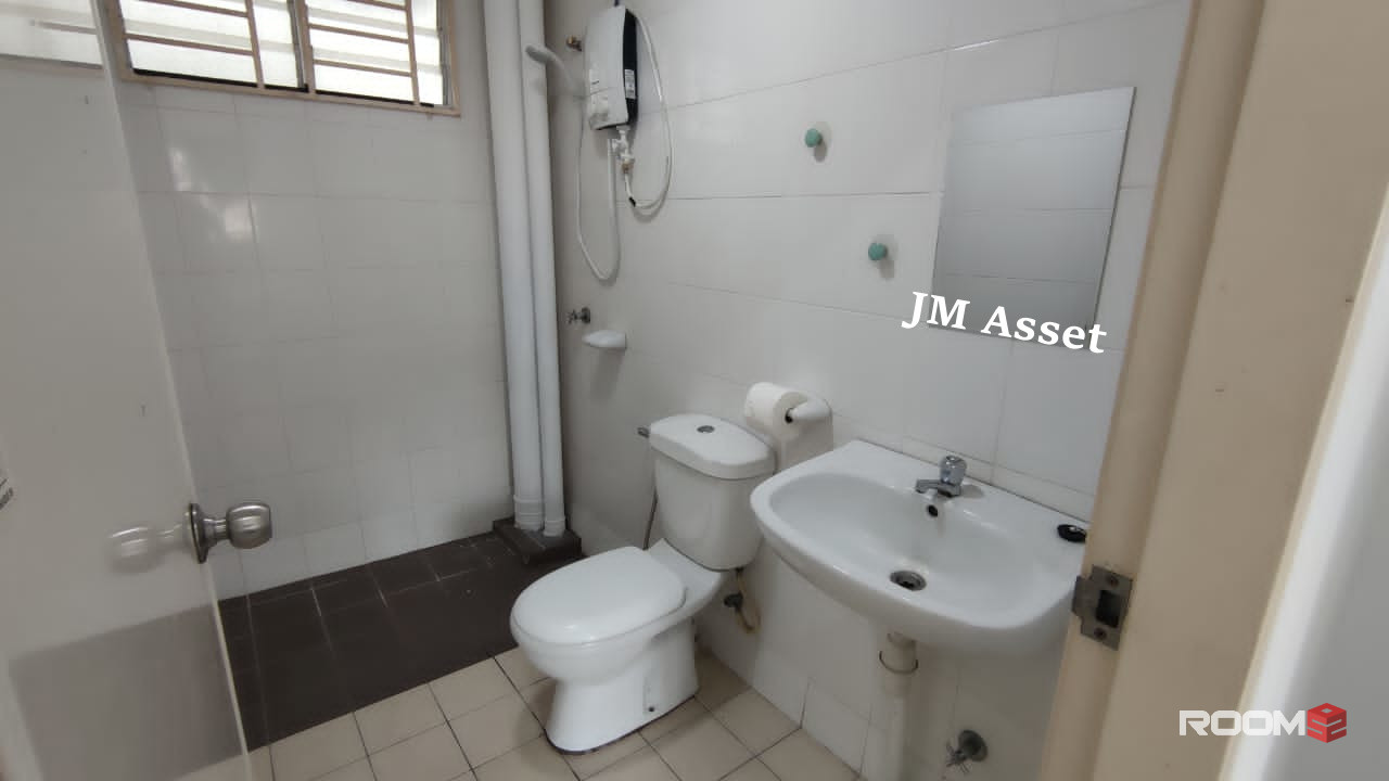 Fully Furnished Free Wifi Single Room For Rent In Setia Alam