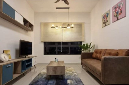 PJ SS2, Single room with AC and furniture, near Starling Mall