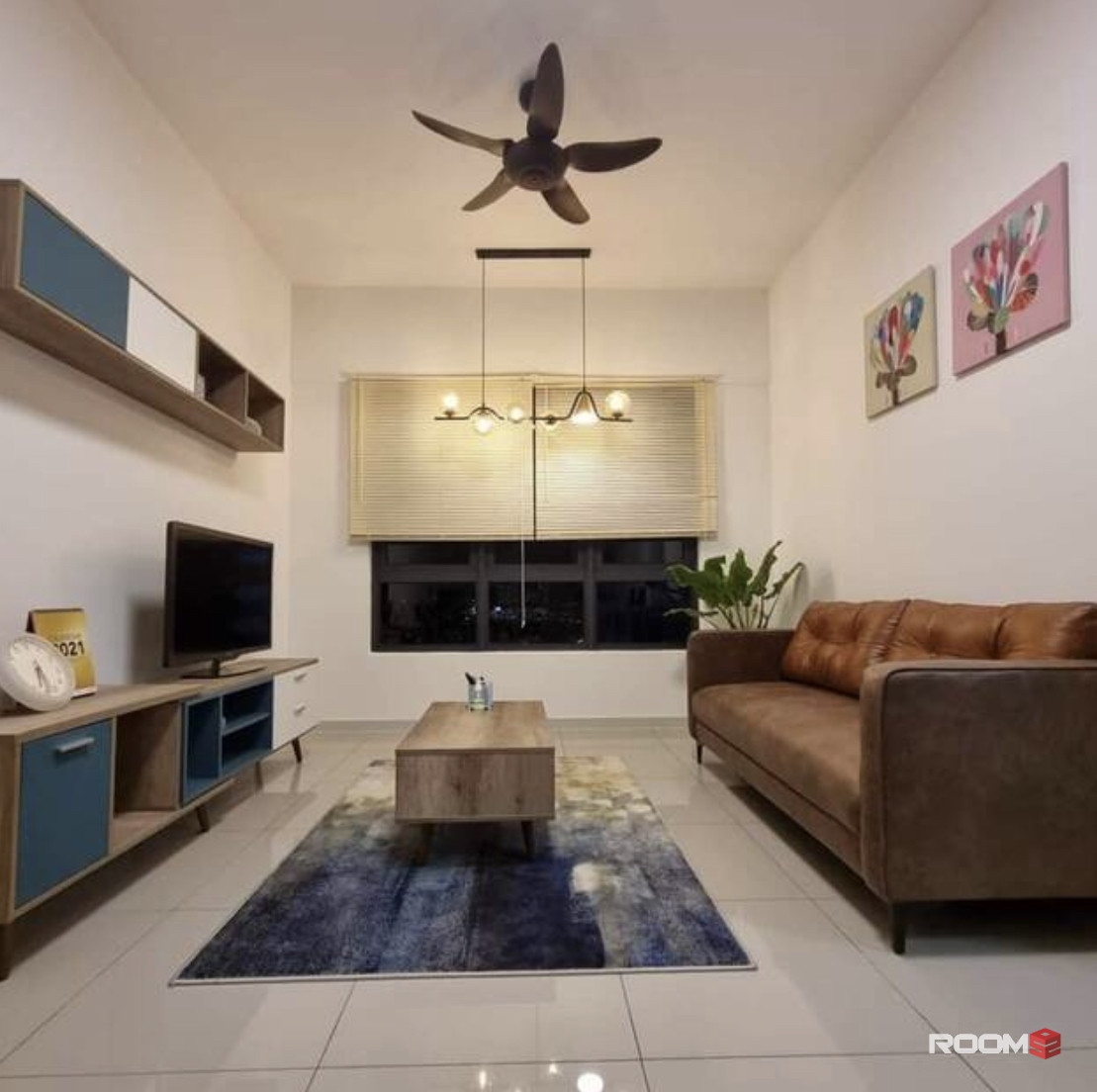 PJ SS2, Single room with AC and furniture, near Starling Mall