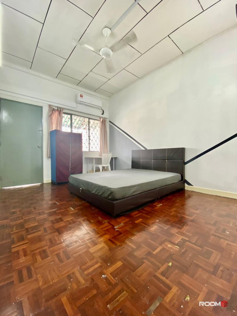 📣📣📣ONLY RM300 FOR BOOKING❗❗❗WHY WAIT CALL NOW 📣📣📣MIDDLE ROOM SS2 AT PETALING JAYA