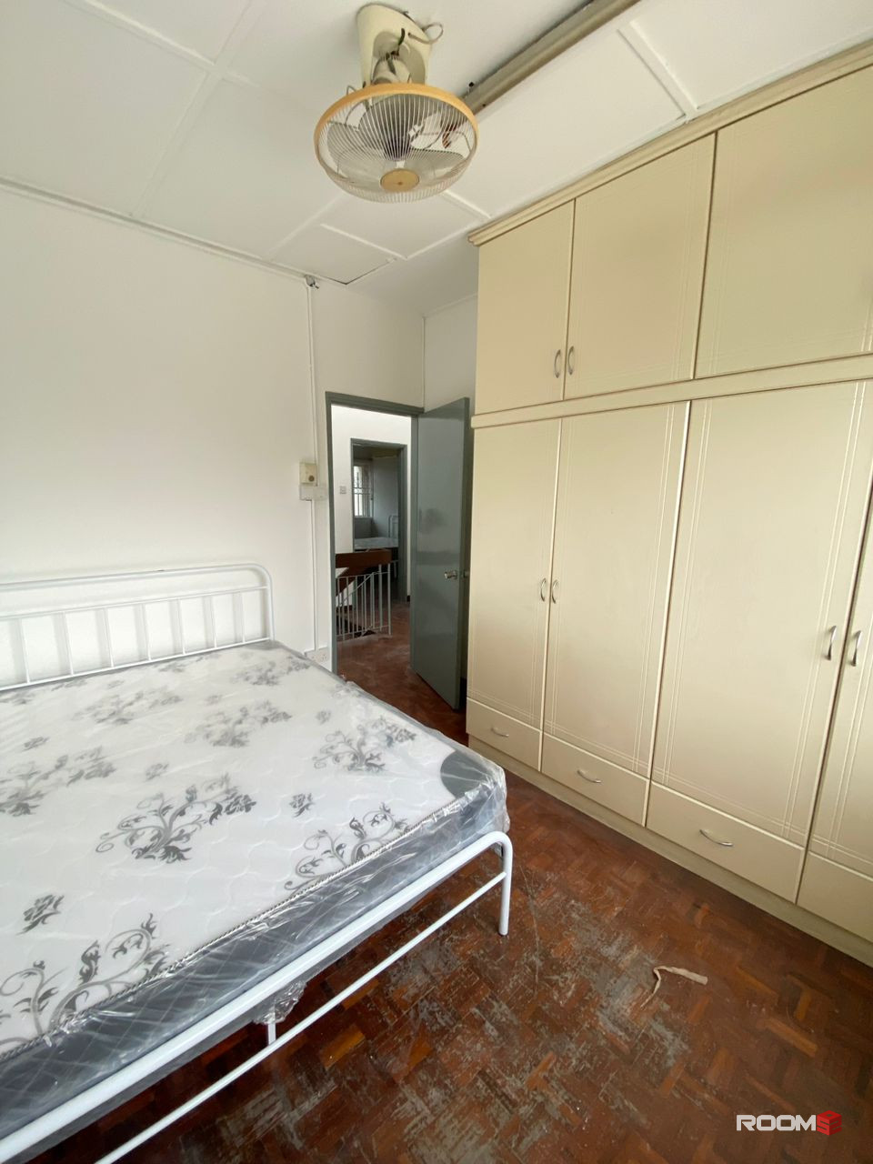 LOW DEPOSIT Affordable Room in SS18