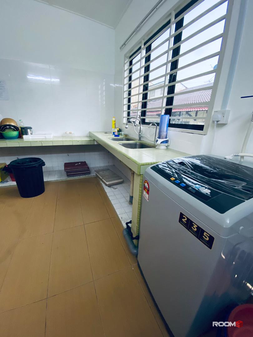 📣📣📣ONLY RM300 FOR BOOKING❗❗❗WHY WAIT CALL NOW 📣📣📣MIDDLE ROOM SS2 AT PETALING JAYA