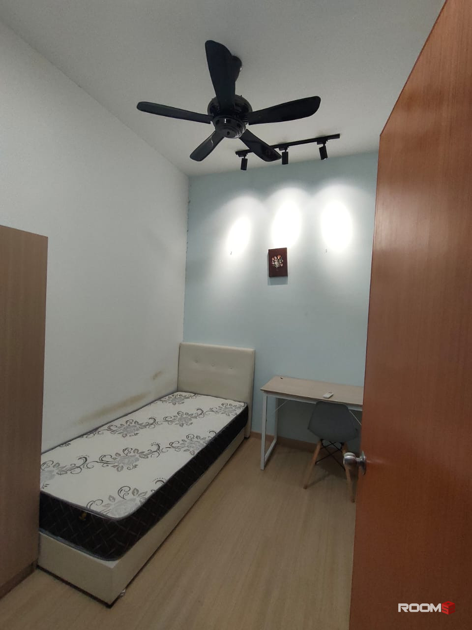 Small Room For Rent @ Sungai Buloh Near To MRT