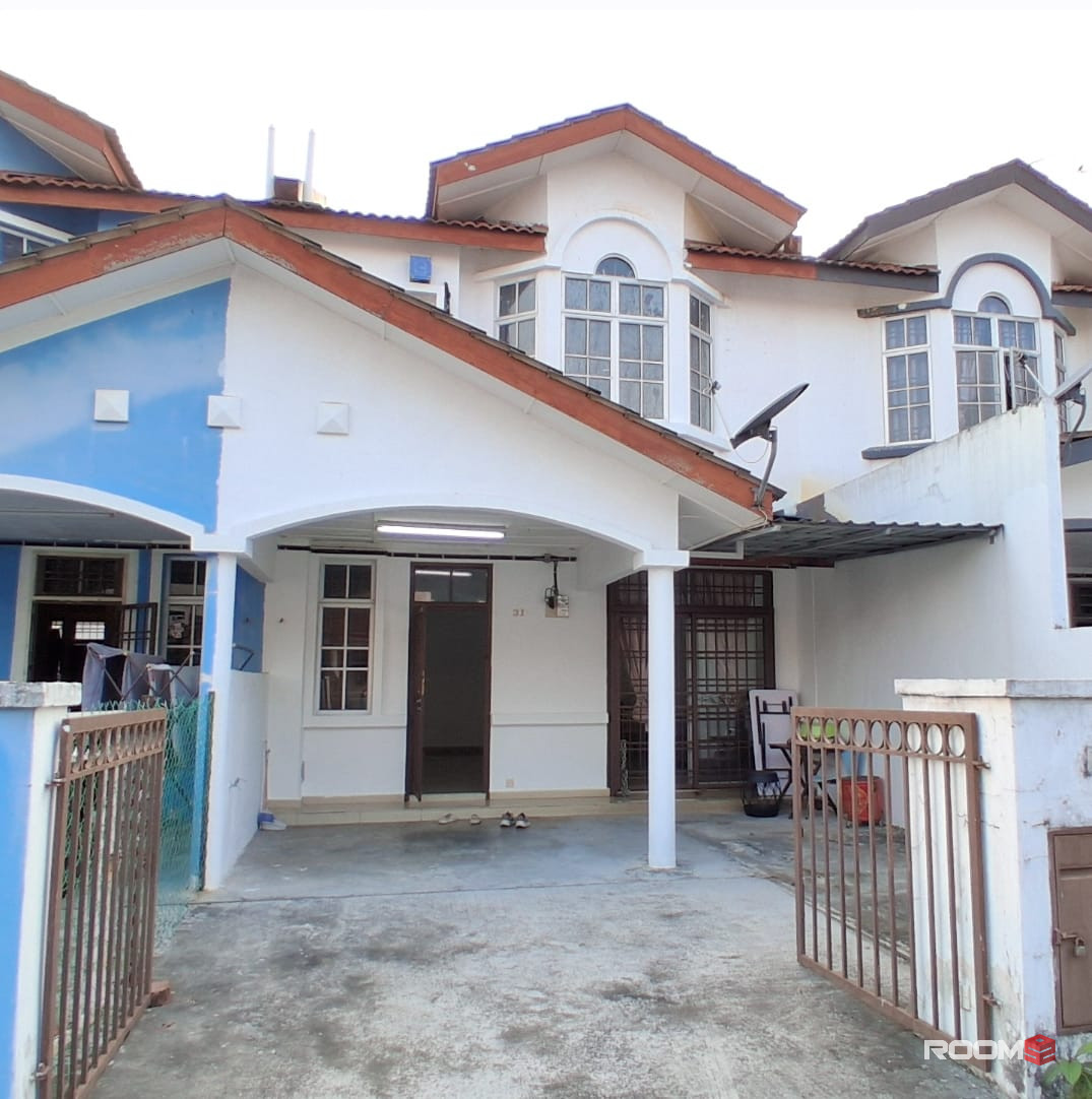 Bukit Indah Room For Rent! Walking to Bus Stop CW3