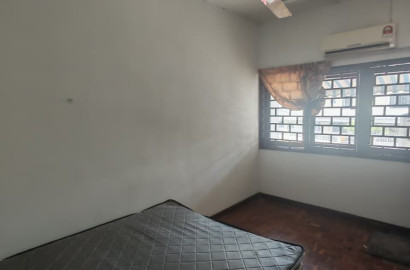 COUPLE ROOM l TAMAN BUKIT DESA , KL
