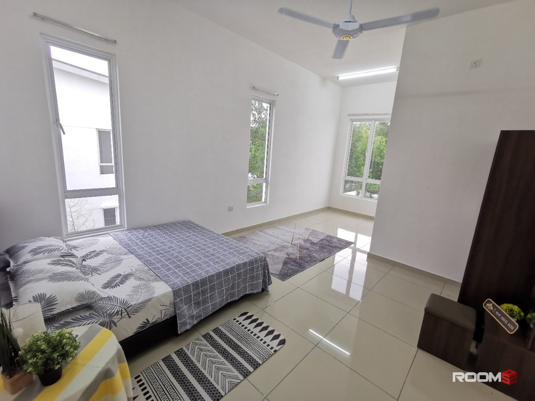 Middle Room at Bandar Mahkota Cheras, Cheras South 🌞 Bilik Sewa Cheras {PRIVACY 😎, Near MRT BTHO} Sunstone Villa, BMC,