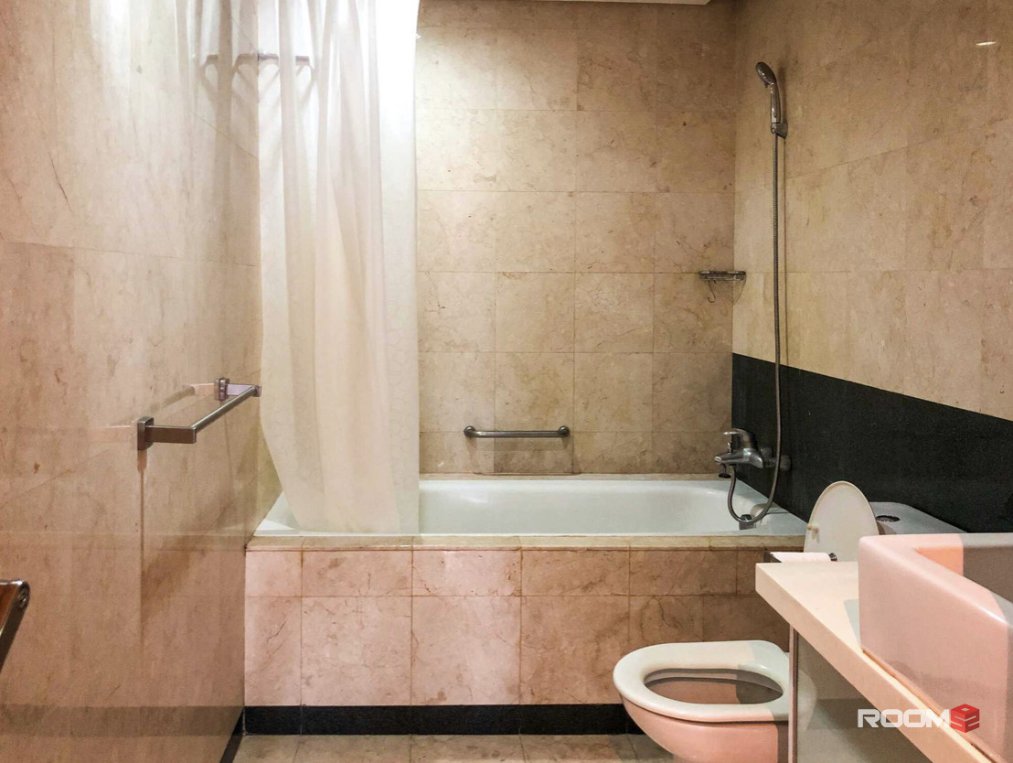 Master Bedroom with Private Bathroom @ Seri Bukit Ceylon, Bukit Bintang