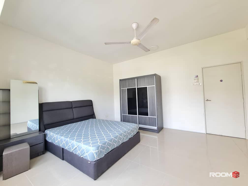 MIDDLE Room at Taman Mesra Utama, Balakong [ 👉 "𝚂𝙰𝙻𝙴 𝙼𝙴𝚁𝙳𝙴𝙺𝙰 !!" 🔥 ] Bilik Sewa Balakong [FEMALE] Tmn Mesra