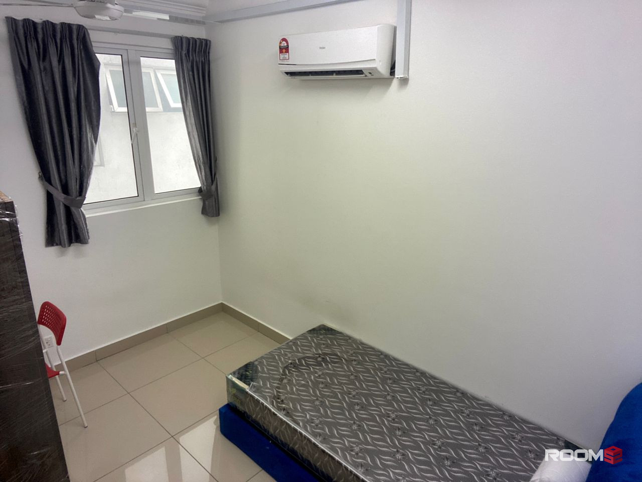 PACIFIC PLACE MEDIUM ROOM/FEMALE/FULLY FURNISHED/LRT STATION