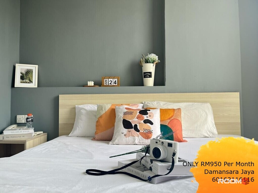 Cozy Hotel Room @ Damansara Jaya 1 min walk to Atria Shopping Mall (Female Only)