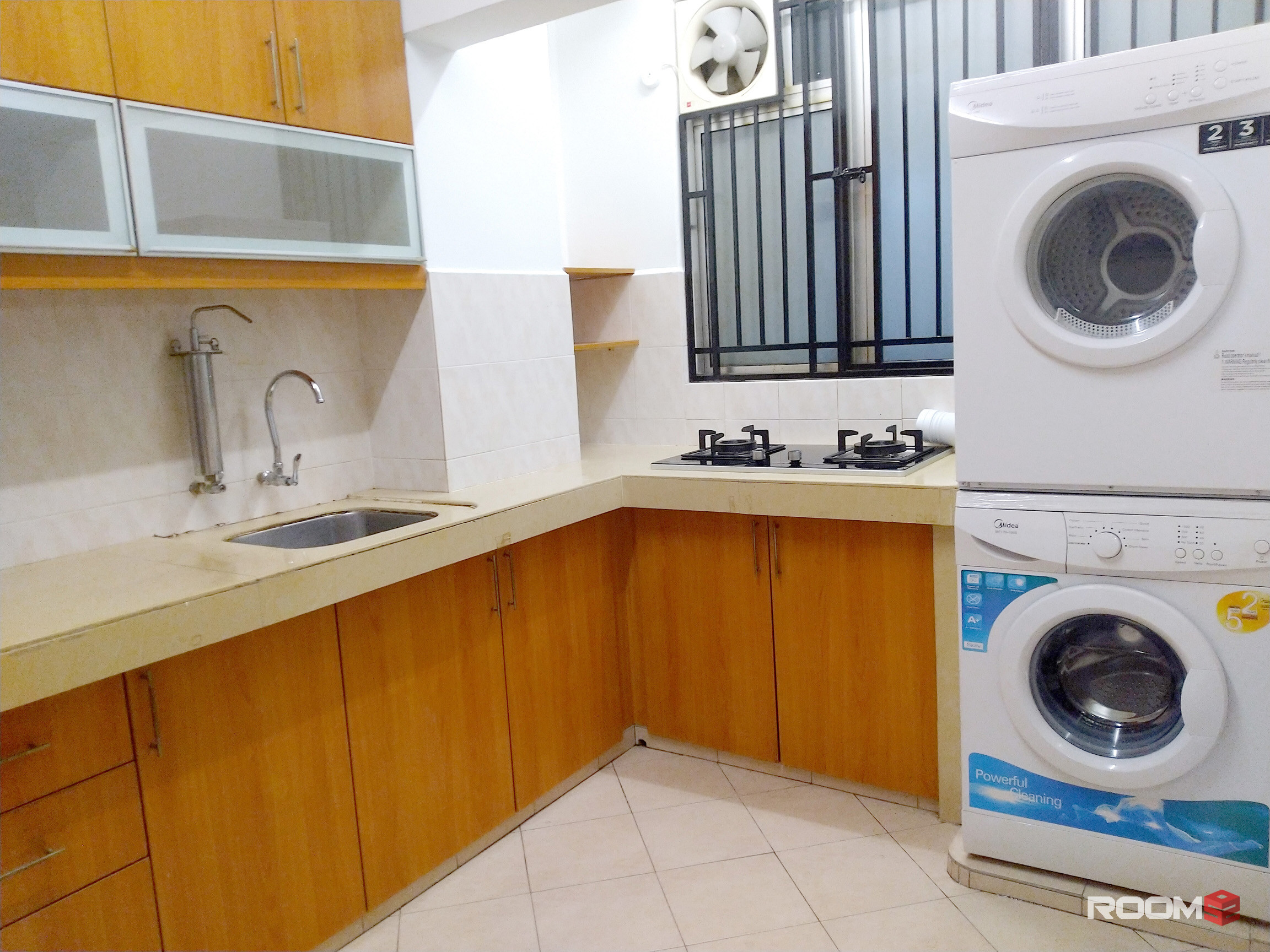 NEAR LRT - ALL FEMALE UNIT - MIDDLE ROOM TO RENT IN BUKIT JALIL