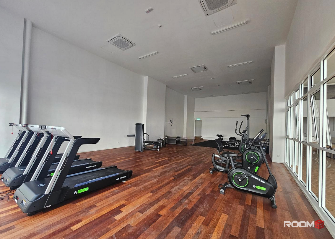 🛀🛀PRIVATE BATHROOM 😱😱NEAR HELP UNI✅NADAYU 801⭐️ Master Room Fully Furnished @NEW Aircond Wardrobe Table Chair Mattre