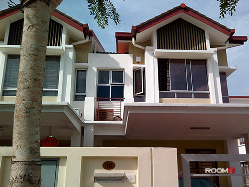 Medium Room to Let in Setia Alam