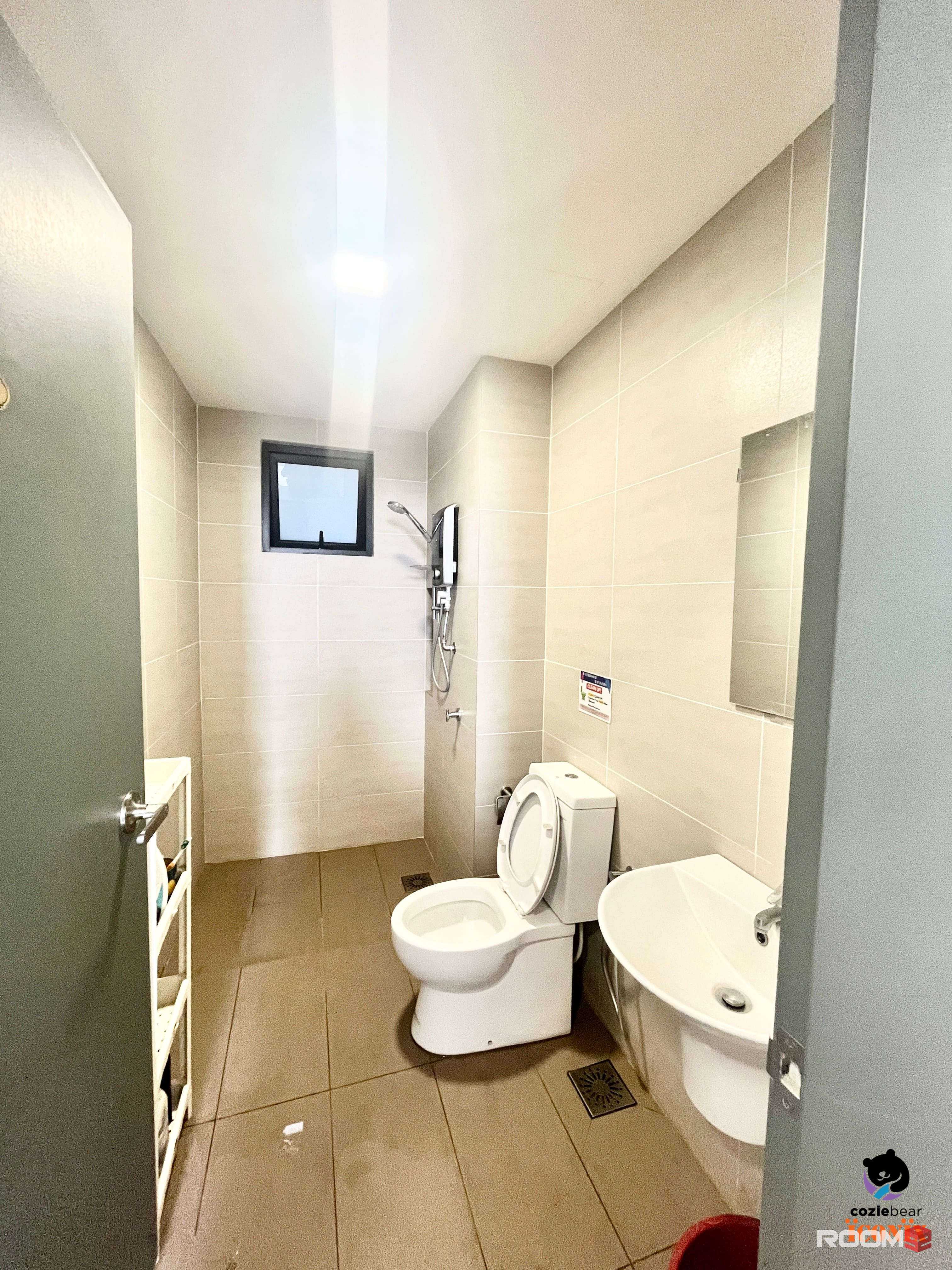 LRT 3 Klang, Lotus, Aeon Bukit Tinggi Fully Furnished Affordable Room