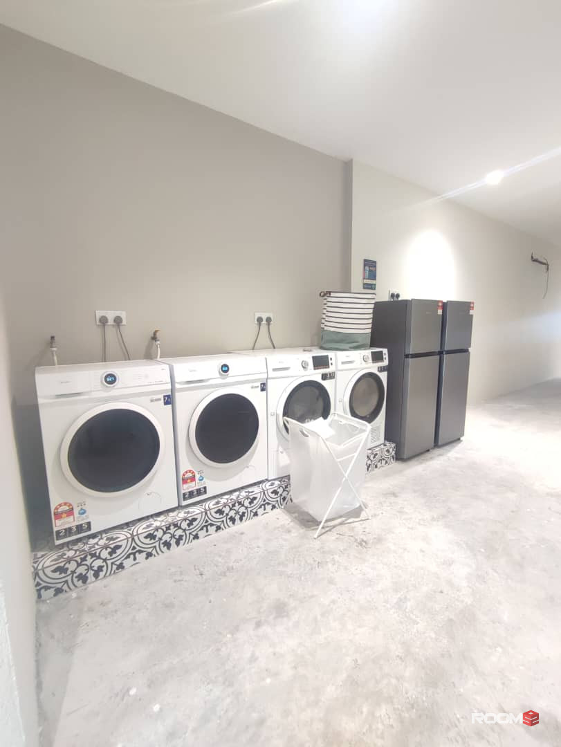 6Mins 🚶‍♂️to LRT Pasar Seni🚉Private Room in Petaling Street with Zero Deposit‼️