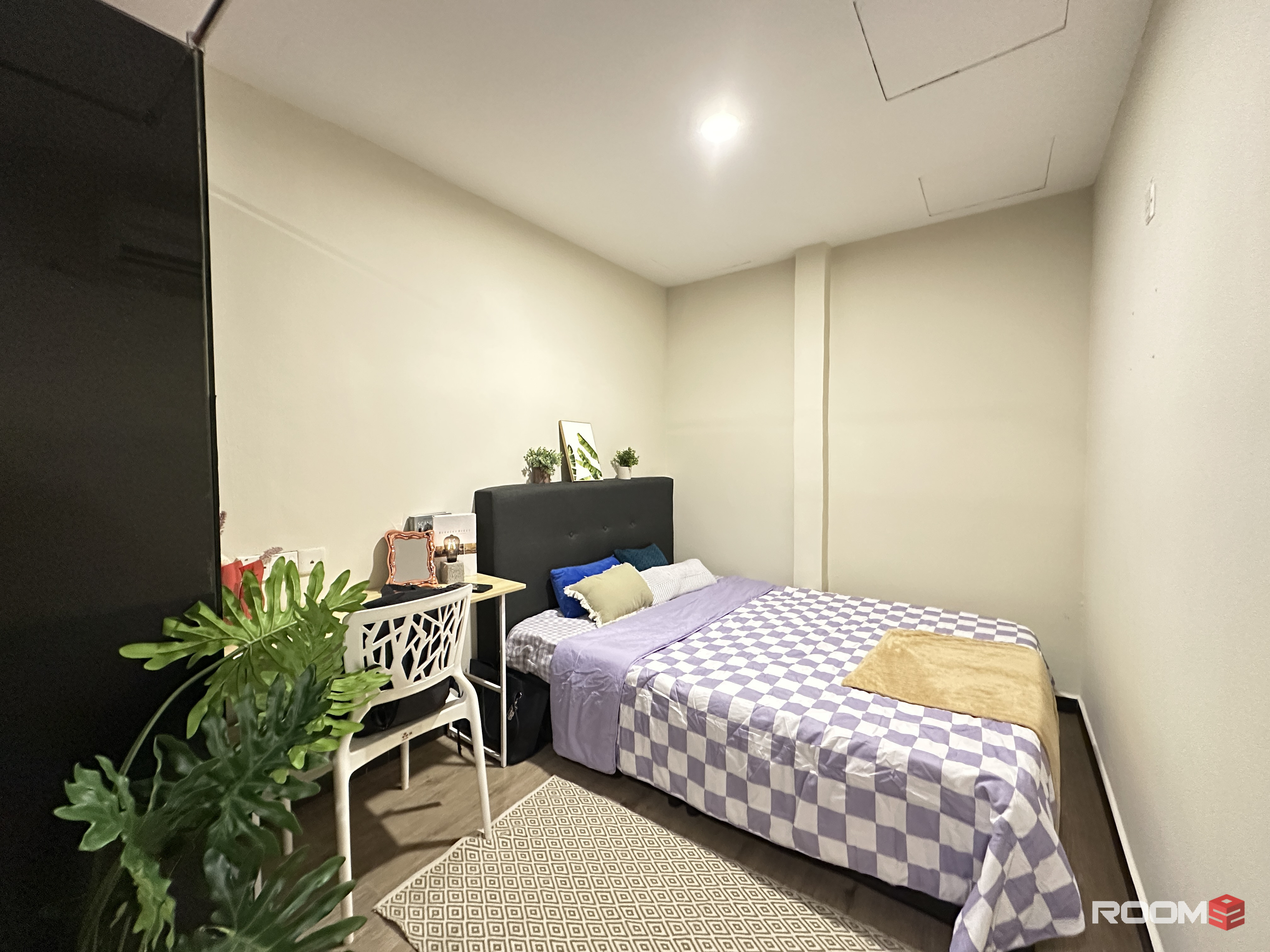 BEST OFFER✨ Queen Room For Rent in SS4D 12mins🚶to Kelana Jaya Line