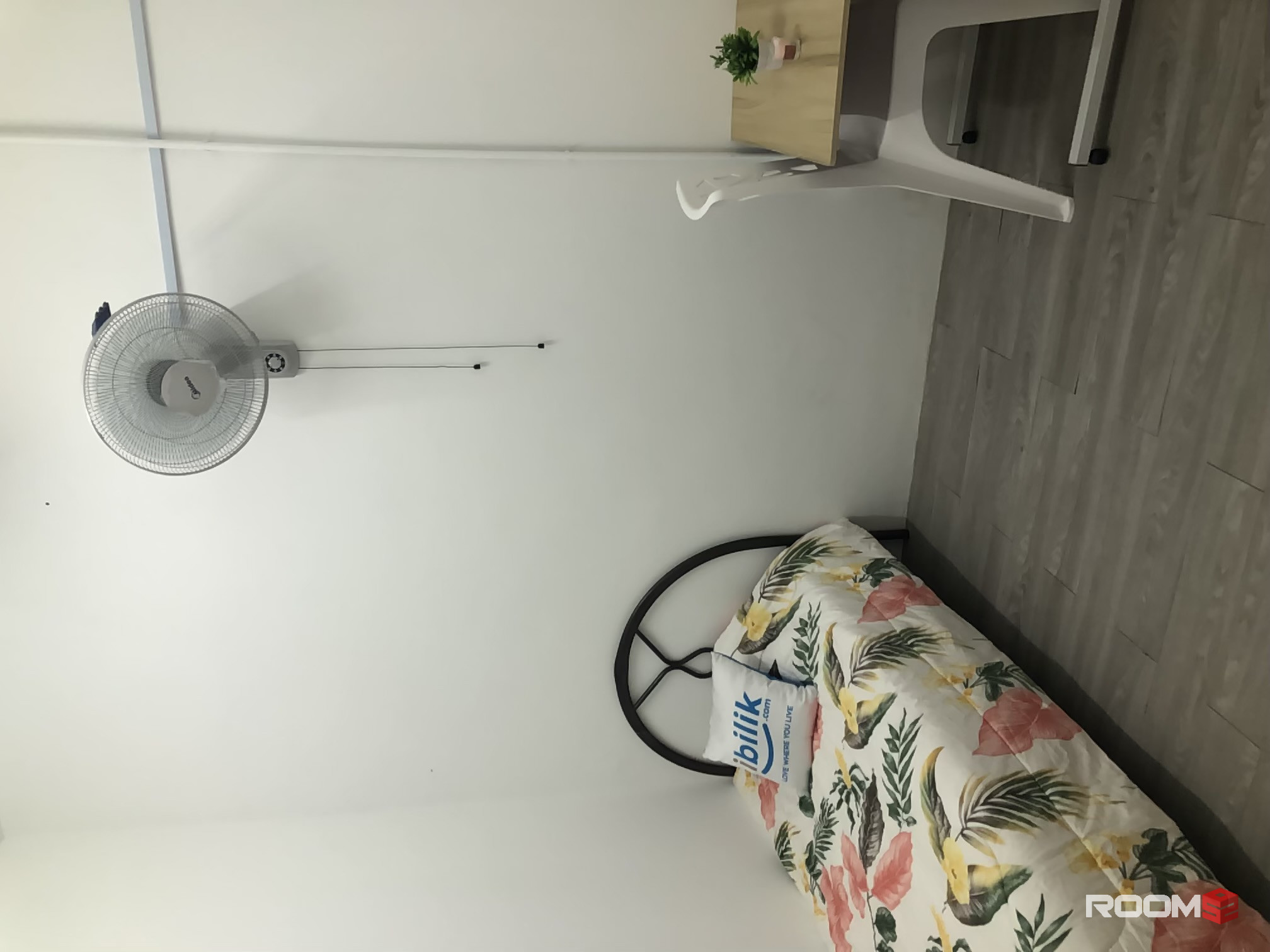 BUDGET-FRIENDLY room at SS15 ILIVE Hostel 😱 with 5MIN drive only to Subang Parade 🤩 with FREE WIFI