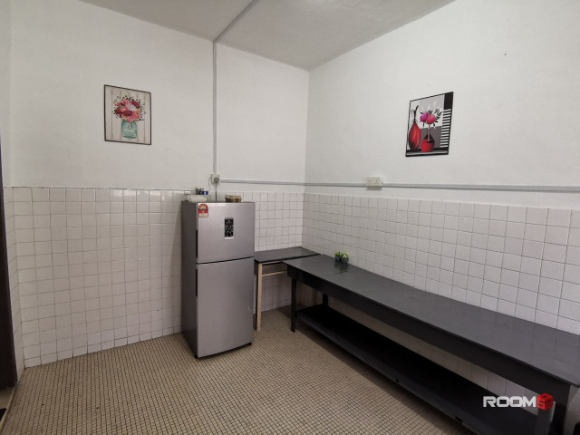🛏️💻 Room rental at Section 17, Petaling Jaya with WIFI  📍📶