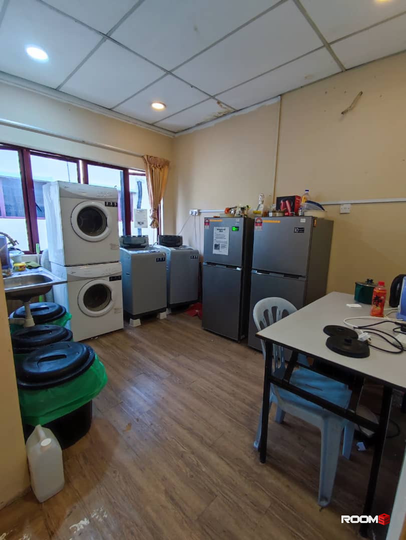 💥💥WALKING DISTANCE TO MRT SURIAN ❗❗ Middle Room Available at Dataran Sunway / Kota Damansara💥💥