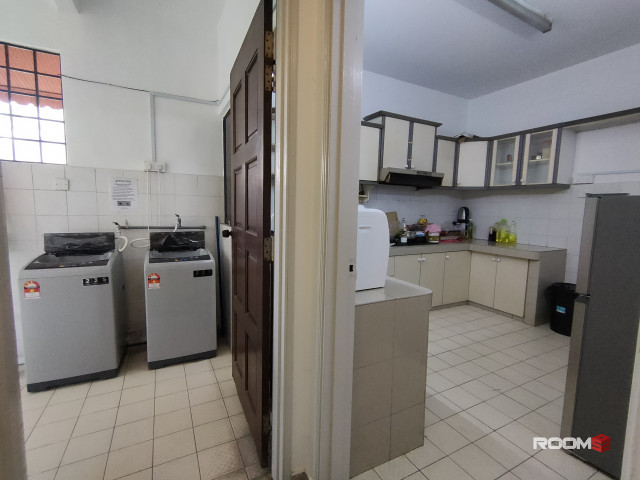 BU10 walk 100m to Centerpoint have single room garden view FREE 1 month stay after move in