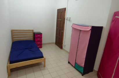 🔐 Private Middle Room Rent in BU10, Bandar Utama 🏠 3mins to Centrepoint Bandar Utama ⏱️