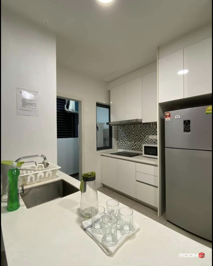 [🙋‍♀️Female Unit] Budget Shared Room w free cleaning📍Utropolis Glenmarie, Shah Alam