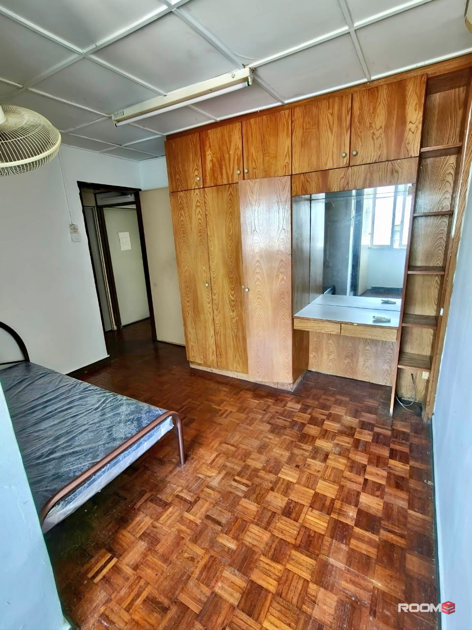 🏃🏻 350m to Taman Bahagia LRT 🚆 | Medium Room with Private Bathroom 🚿