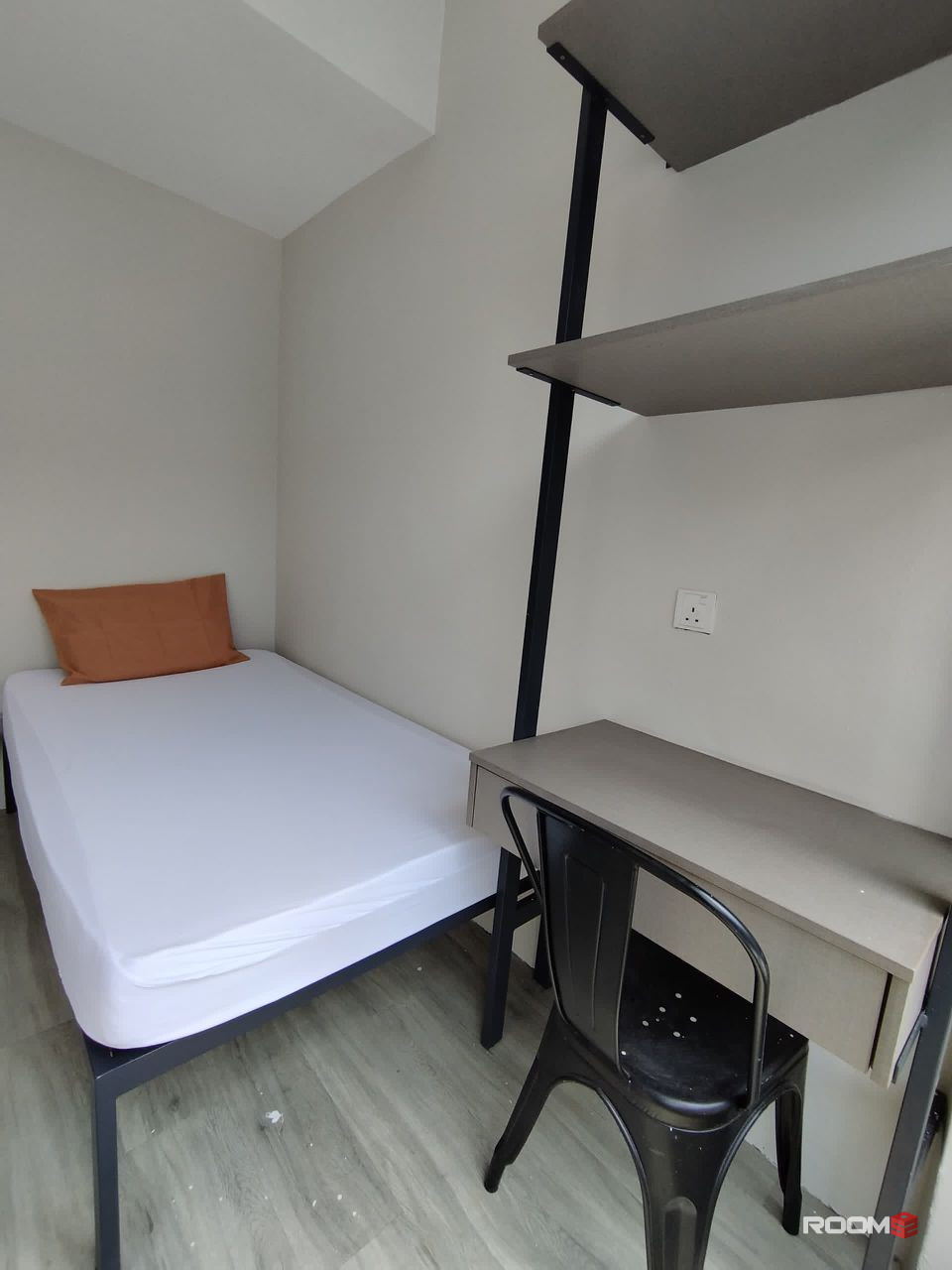 Non-Sharing Single Room for Rent at USJ 9 🛌 near to Taipan LRT