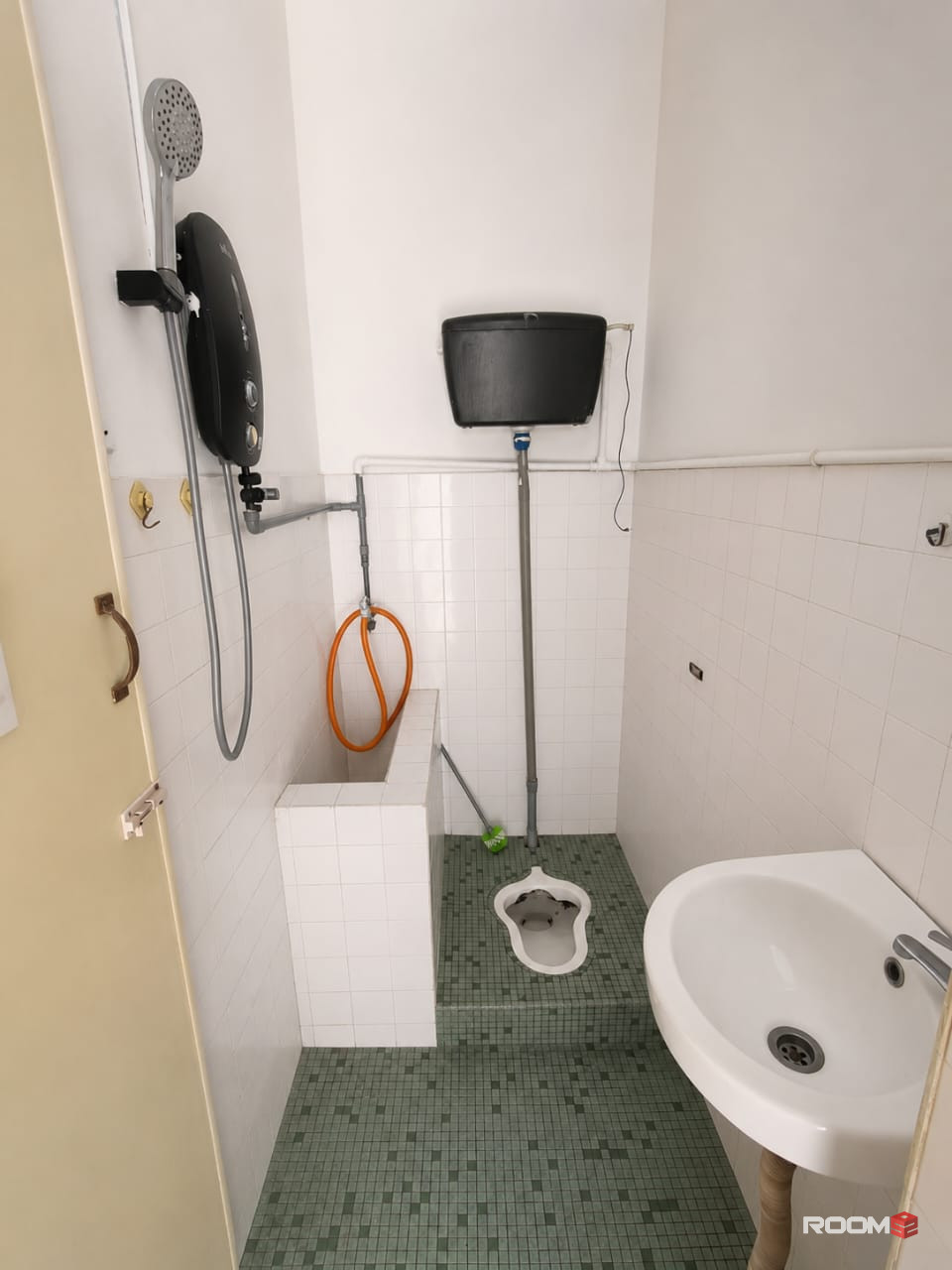 🚶‍♂️‍➡️400m To Taman Bahagia LRT 🚆 // 🏡 Couple Room For Rent @ SS2 PJ ✨