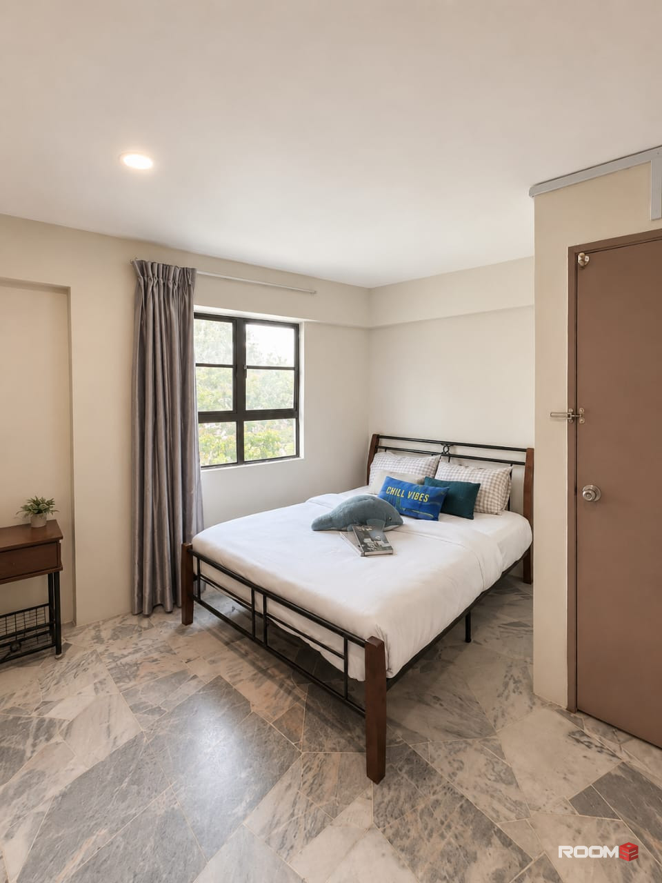 🏬 Hotel Room For Rent @ Seri Kembangan ✨ | 🚗 8 Mins to The Mines Shopping Mall 🛍️🛒