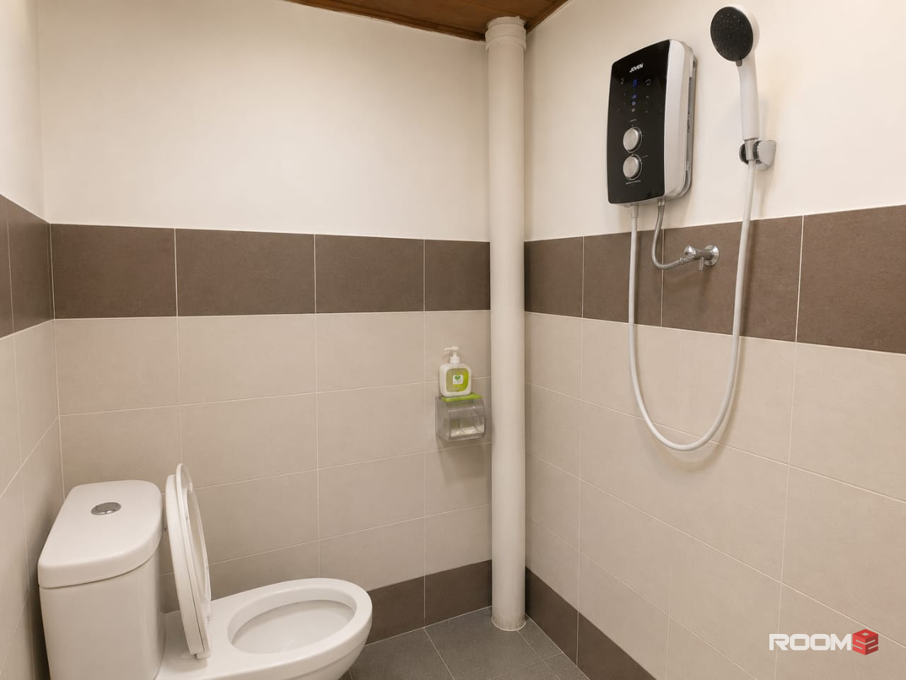🏬 Hotel Room For Rent @ Seri Kembangan ✨ | 🚗 8 Mins to The Mines Shopping Mall 🛍️🛒