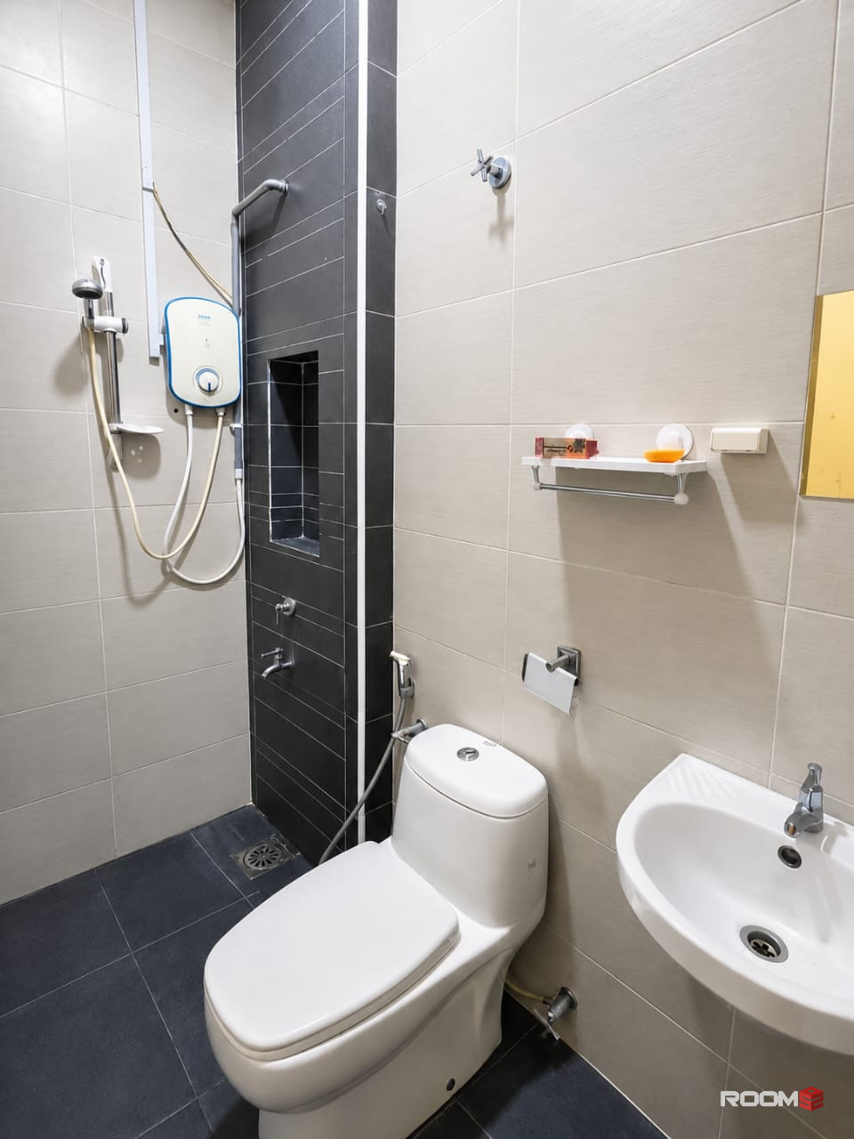 🚿Private Bathroom Room @ Alam Impian 🚗 5–10 mins to Kota Kemuning & Bukit Rimau 🛣️🛍️🛒