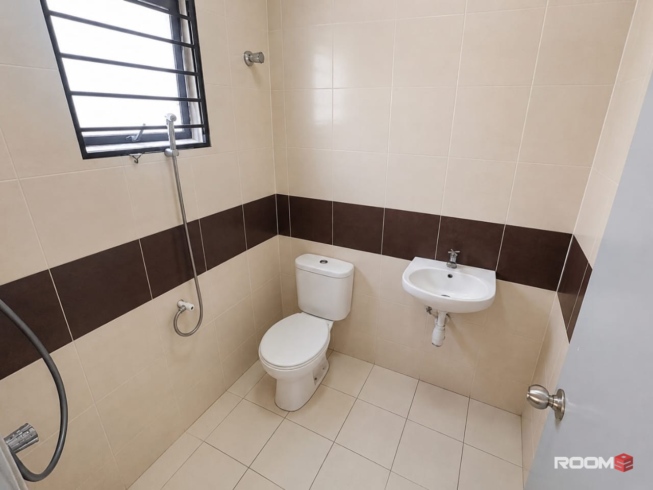 🏡 Private Room For Rent @ Bukit Rimau | 🚗 Near AEON BiG Bukit Rimau & Gamuda Walk 🛍️
