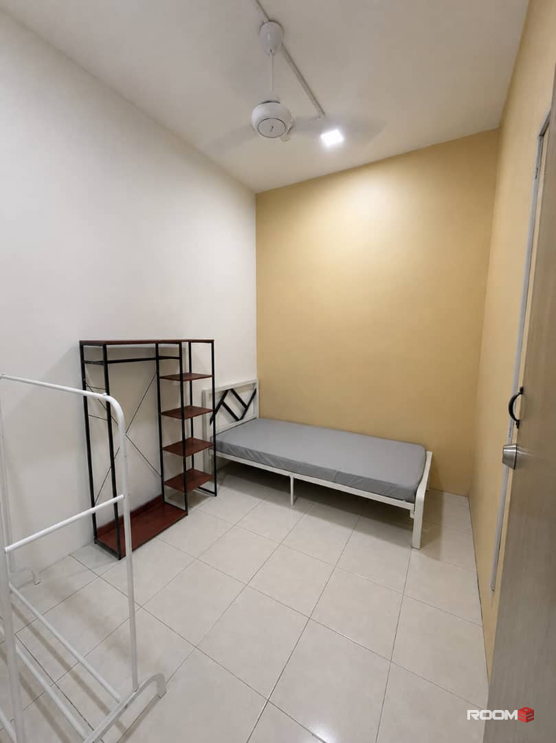 🚘 5 mins to AEON BiG Bukit Rimau 🛒 | 🚹 Male Unit Private Room For Rent @ Bukit Rimau ✨