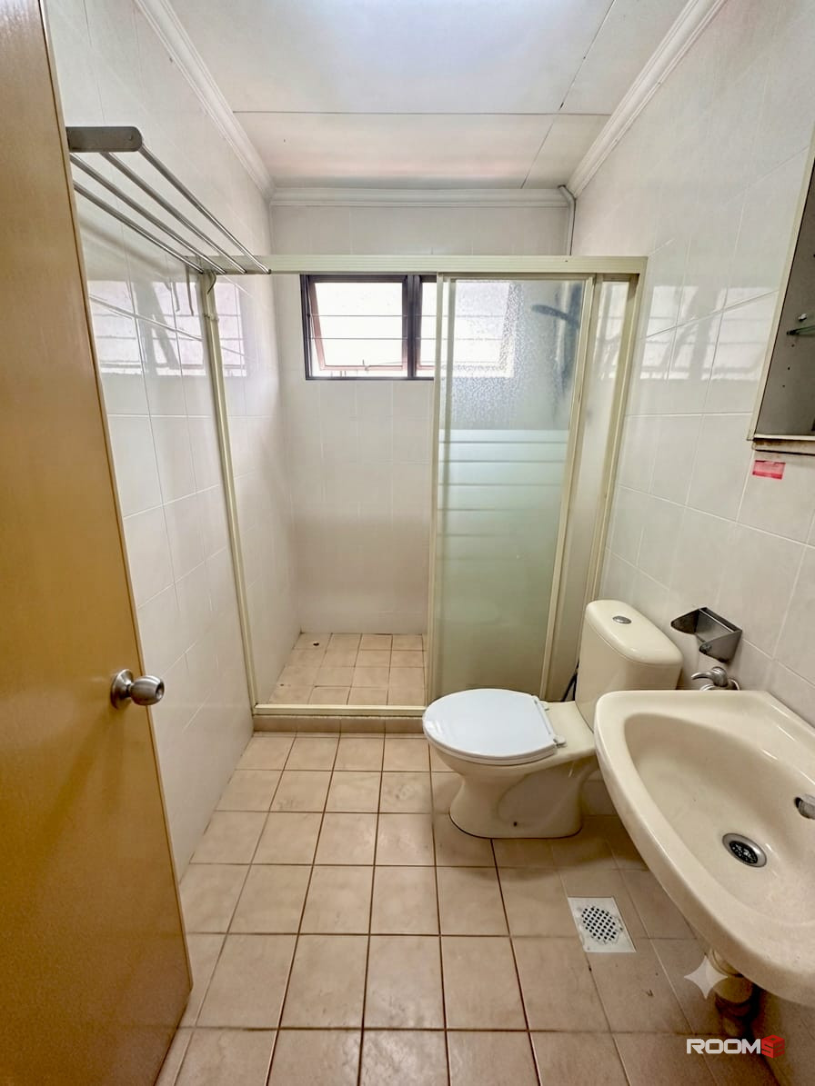 🏡  Medium Room @ Bandar Utama BU6 ❤️ | 🚗 5-6 Mins to 1 Utama Shopping Centre 🛍️🛒