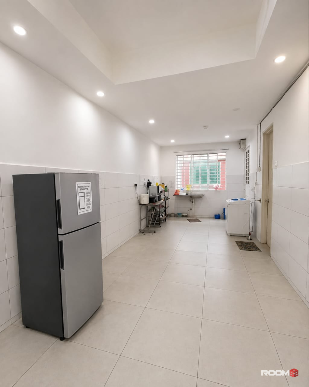 🏡 Medium Room For Rent @ Bandar Botanik ❤️ | 🚗 Near AEON Bukit Tinggi & Lotus Klang 🛒🛍️✨