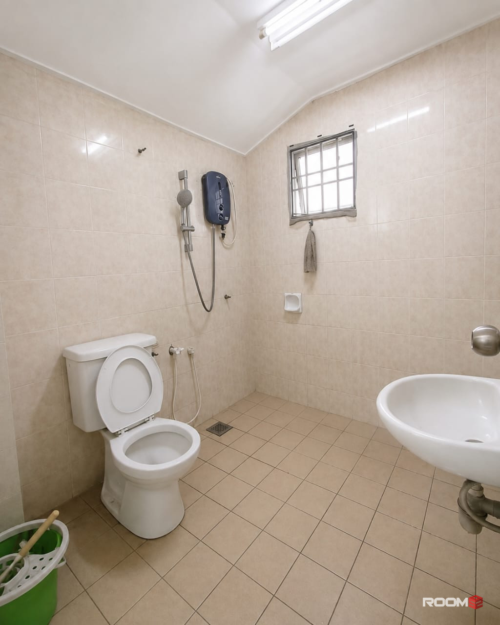 🚗 3 Mins to Bukit Tinggi Medical Centre 🏥 | Medium Room For Rent 👉 Near AEON Bukit Tinggi & Lotus Klang 🛍️