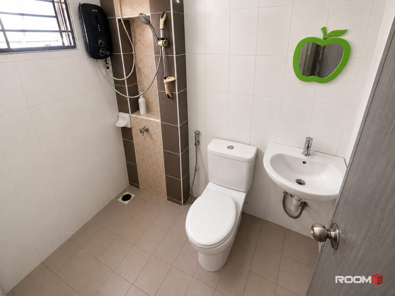 💃 Female Room For Rent @ Setia Alam | 🚗 Near Setia City Mall & Sunsuria Forum 🛍️✨