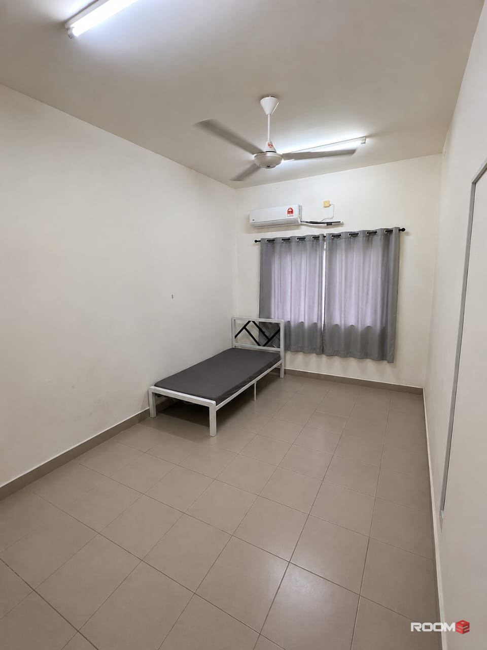 🏡 Medium Room With Private Bathroom 🚿 | 🚗 Near Setia City Mall & Lotus Setia Alam 🛒🛍️