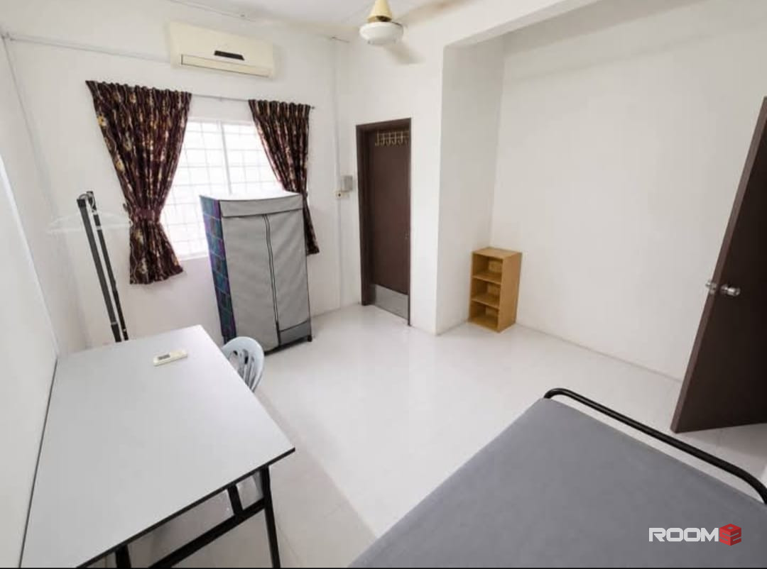 🏡 Fully Furnished Room @ Bukit Rimau | 🚗 3 Mins To Columbia Asia Hospital 🏥 & AEON BiG 🛍️
