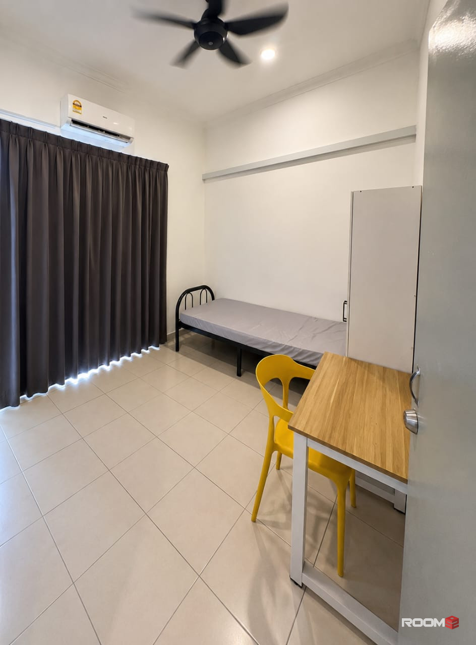 🏡 Fully Furnished Room @ Kemuning Utama 🔥 | 🚗 Near Giant Hypermarket Kemuning Utama | 🔥 Move In Ready 💯