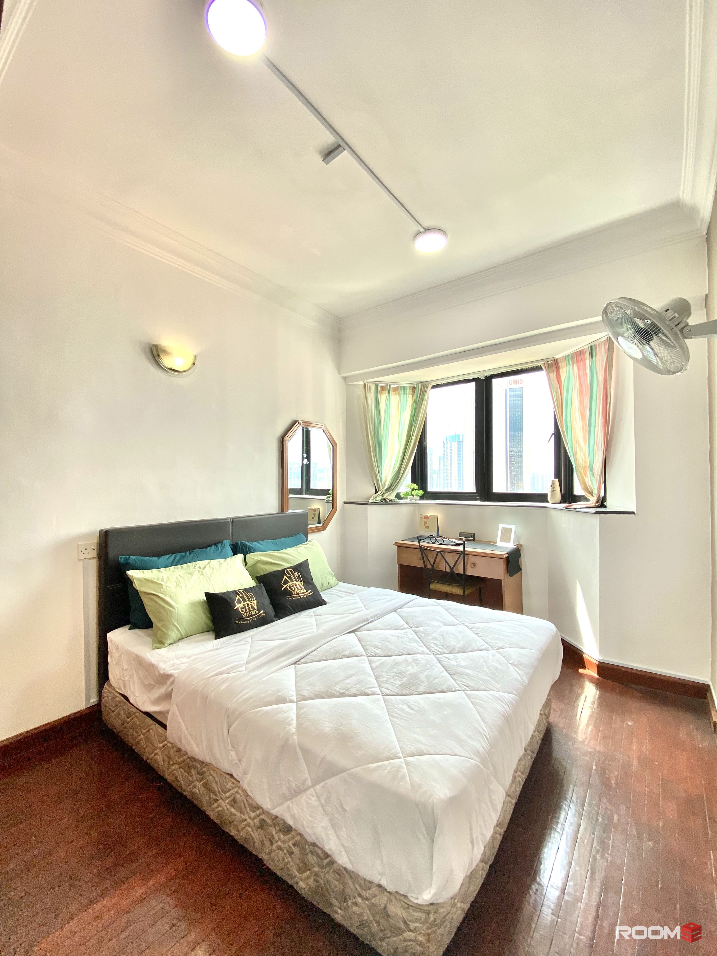 [LUXURY FEMALE MEDIUM ROOM] 3 Mins walk to LRT PWTC & Sunway Putra Mall @Bistari Condominium PWTC [KL City Centre Area]