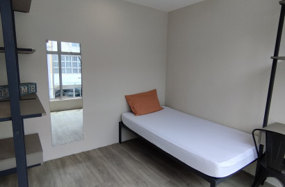 🏡 Room near LRT USJ21 with Shared Toilet! 🚇 Book now for convenience!