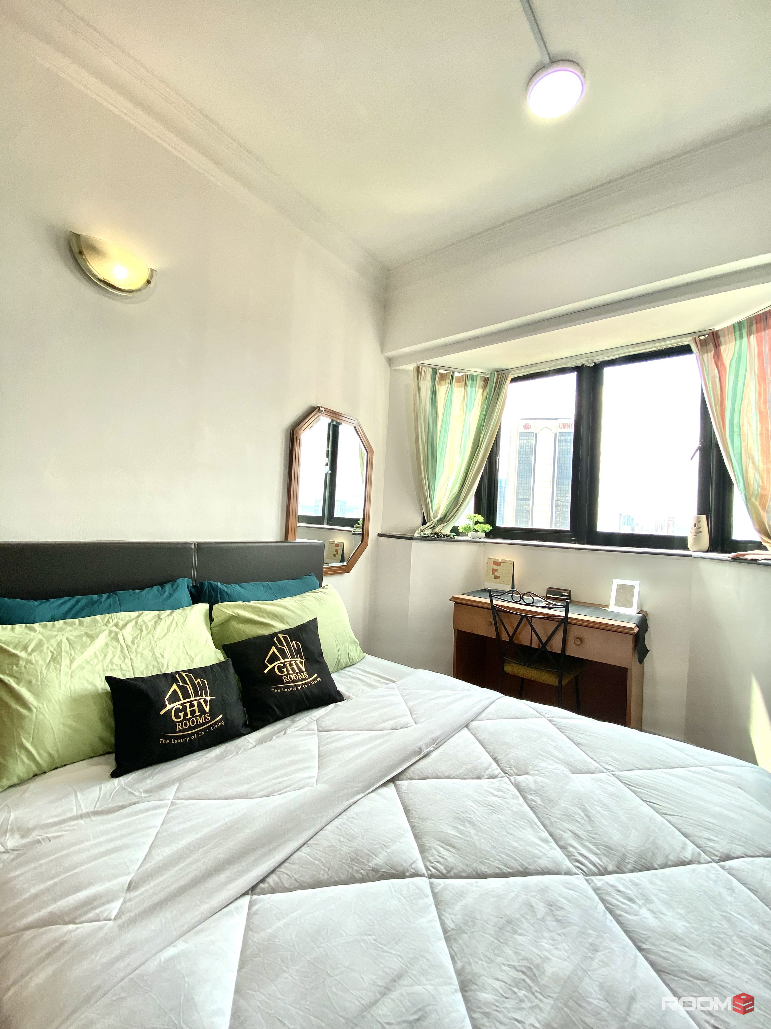 [LUXURY FEMALE MEDIUM ROOM] 3 Mins walk to LRT PWTC & Sunway Putra Mall @Bistari Condominium PWTC [KL City Centre Area]