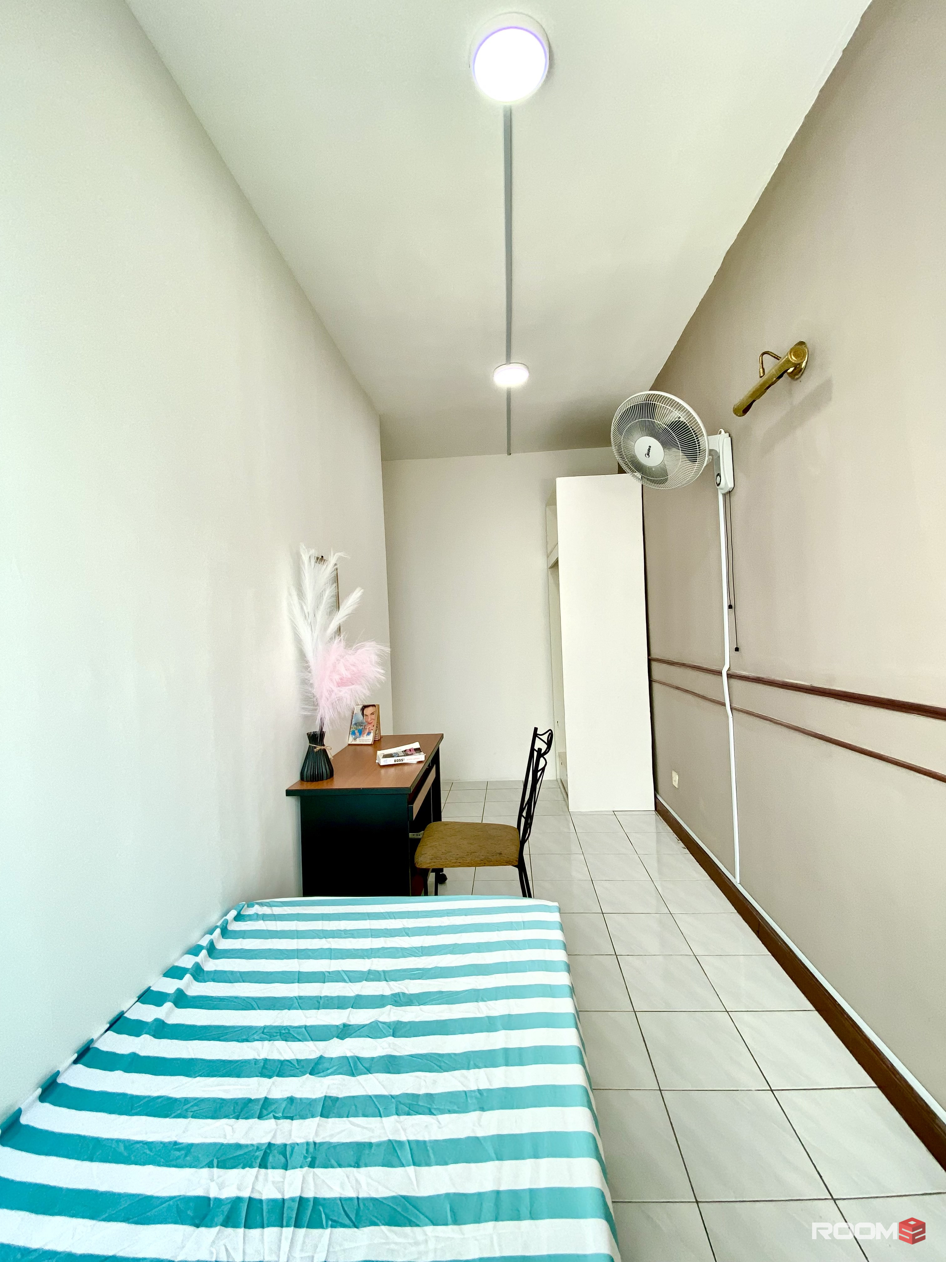 [FEMALE SINGLE ROOM] 1 Mins walk to LRT PWTC & Sunway Putra Mall @PWTC [KL City Centre Area]