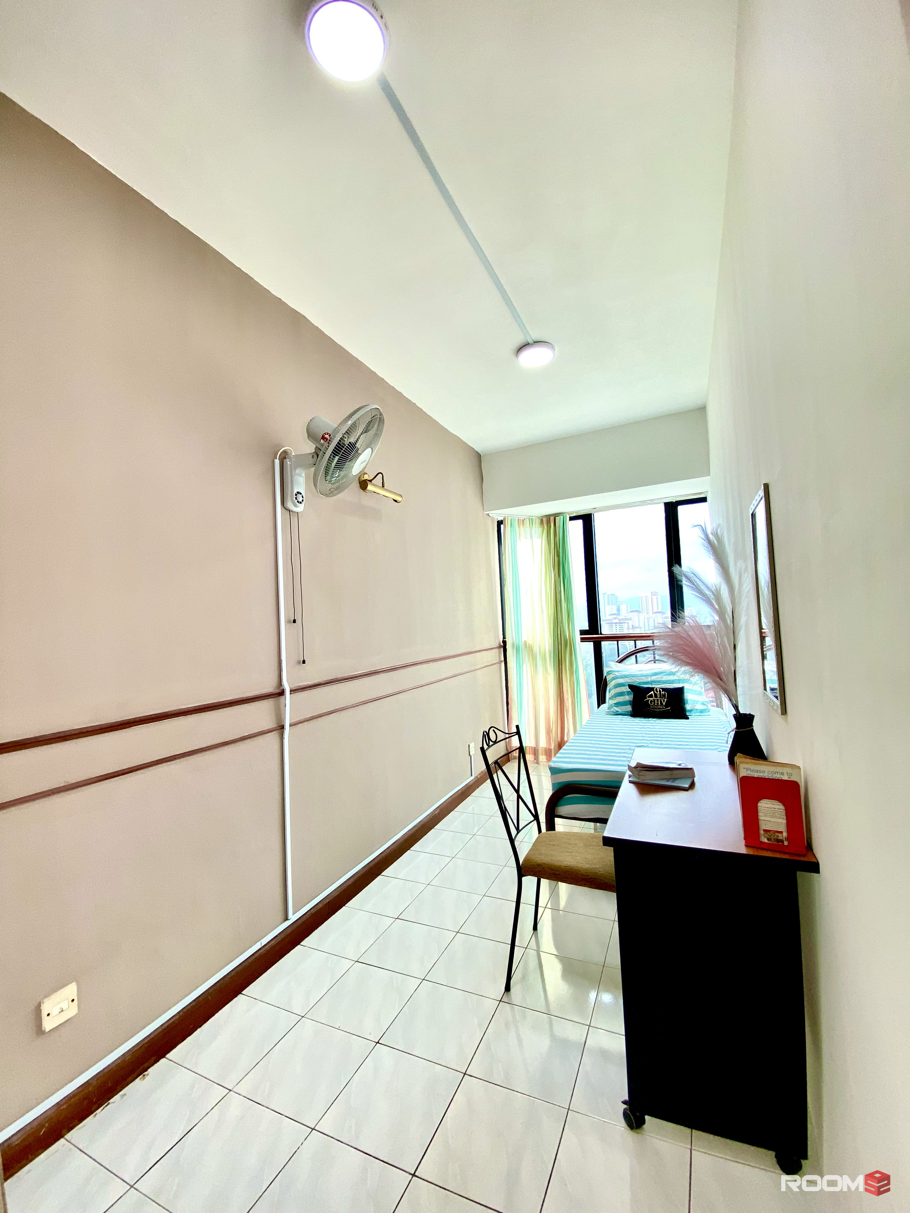 [FEMALE SINGLE ROOM] 1 Mins walk to LRT PWTC & Sunway Putra Mall @PWTC [KL City Centre Area]